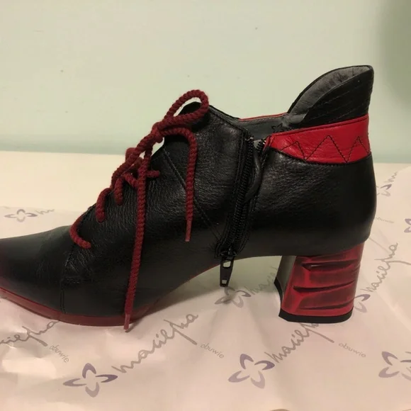 Boots - Picture 3 of 4